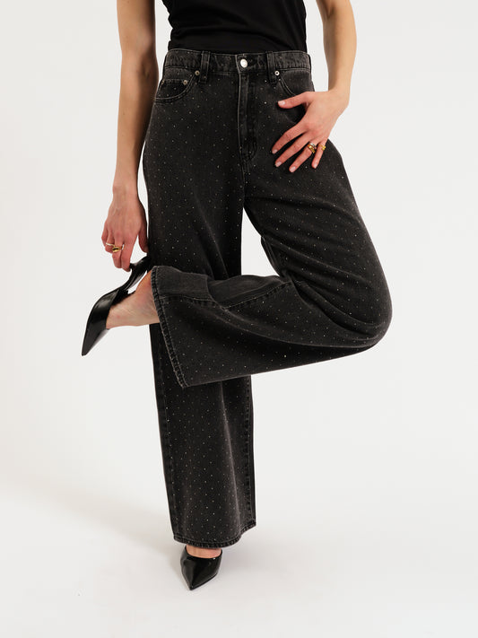 The Wonderer Mid Rise Palazzo in Starlit Night