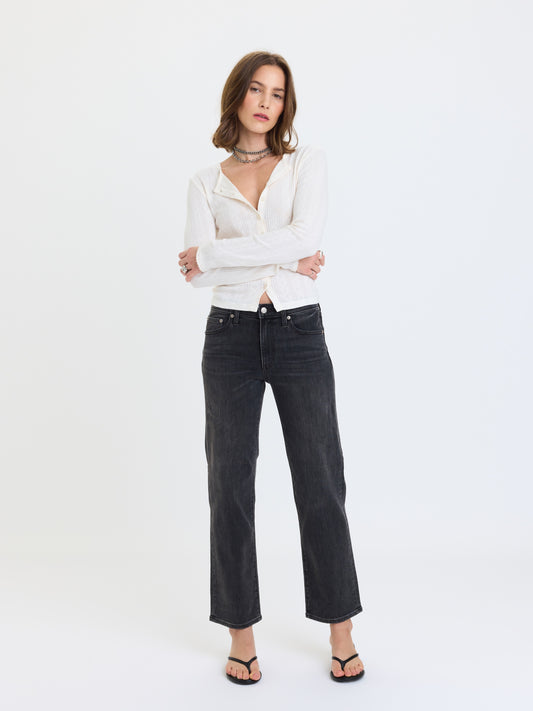Rebel Mid Rise Slim Straight in Motion