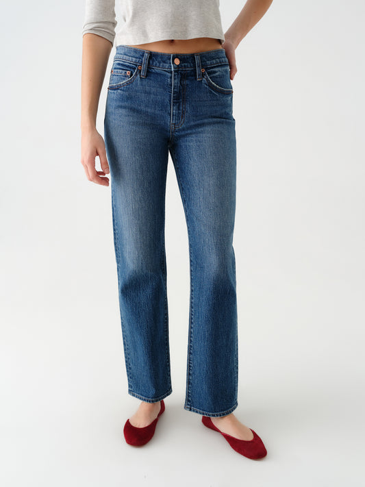 Rebel Mid Rise Slim Straight in Surge