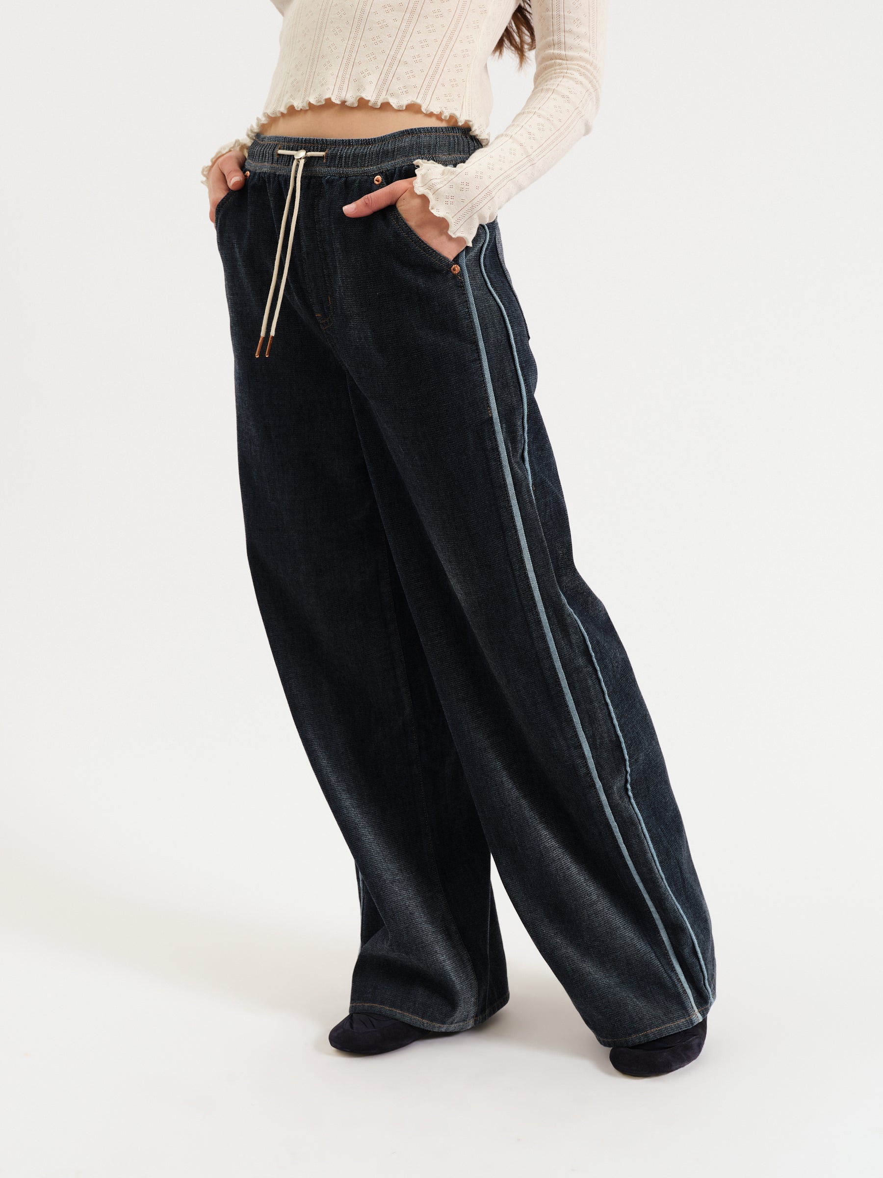 The Cozy Jean Wide Leg Pull On in Sky Whisper – Daze Denim