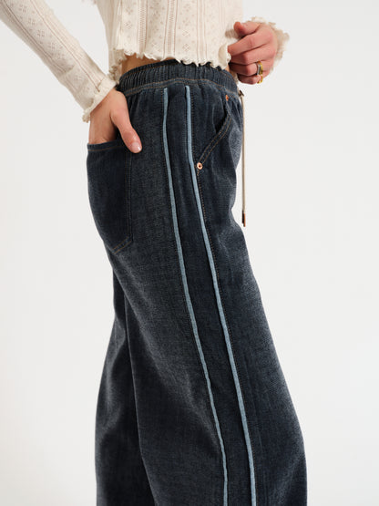 The Cozy Jean Wide Leg Pull On in Sky Whisper