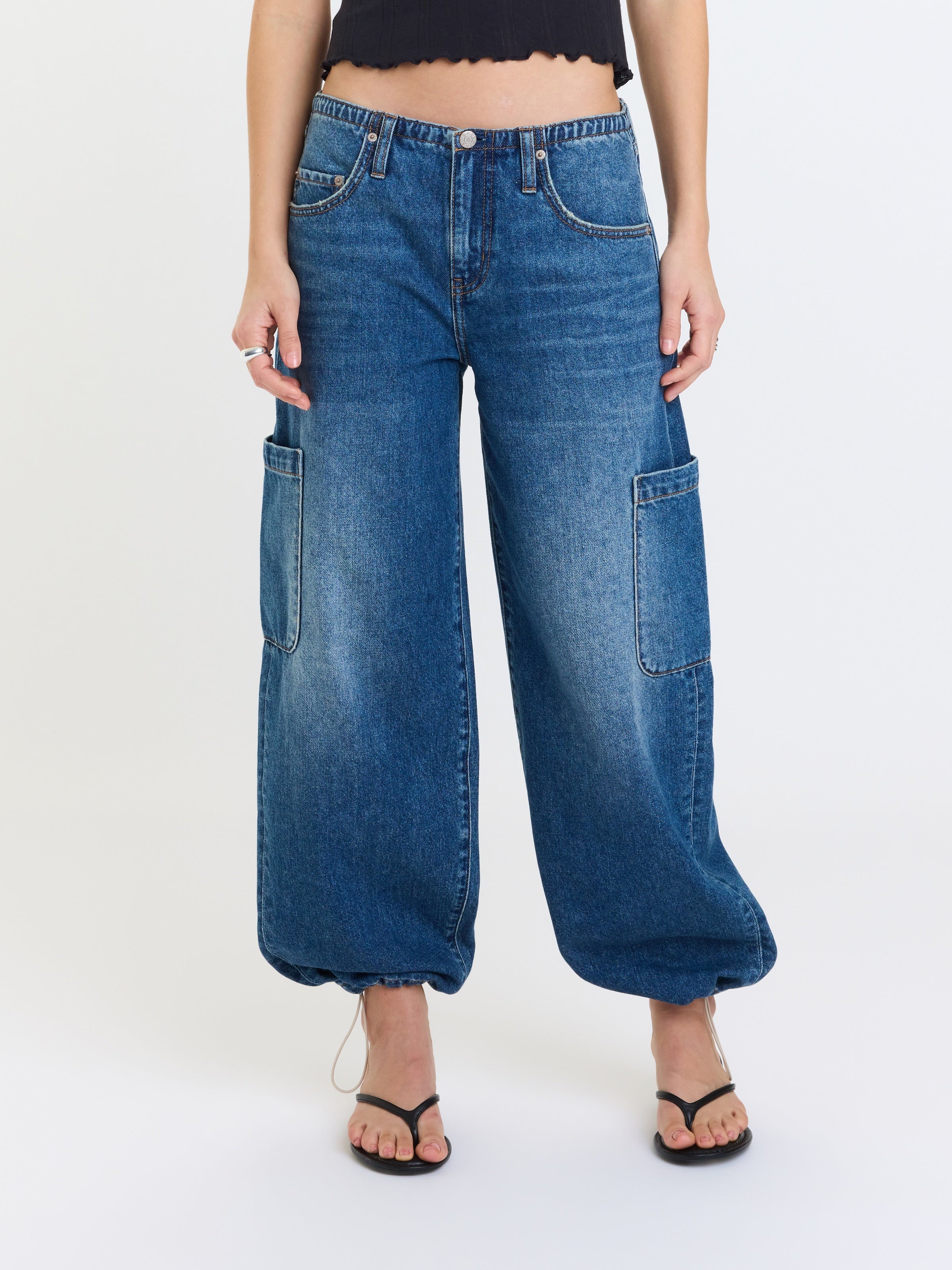 Mirage Mid Rise Cargo Harem Pant in Snap – Daze Denim