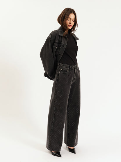 The Wonderer Mid Rise Palazzo in Starlit Night