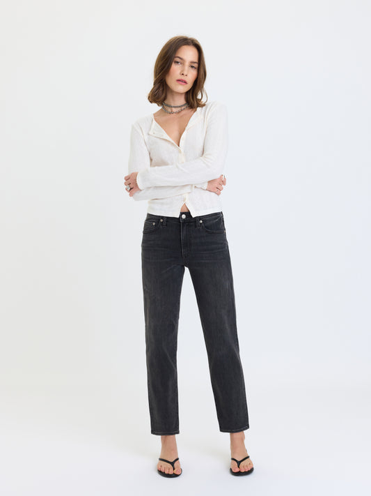 Rebel Mid Rise Slim Straight in Motion