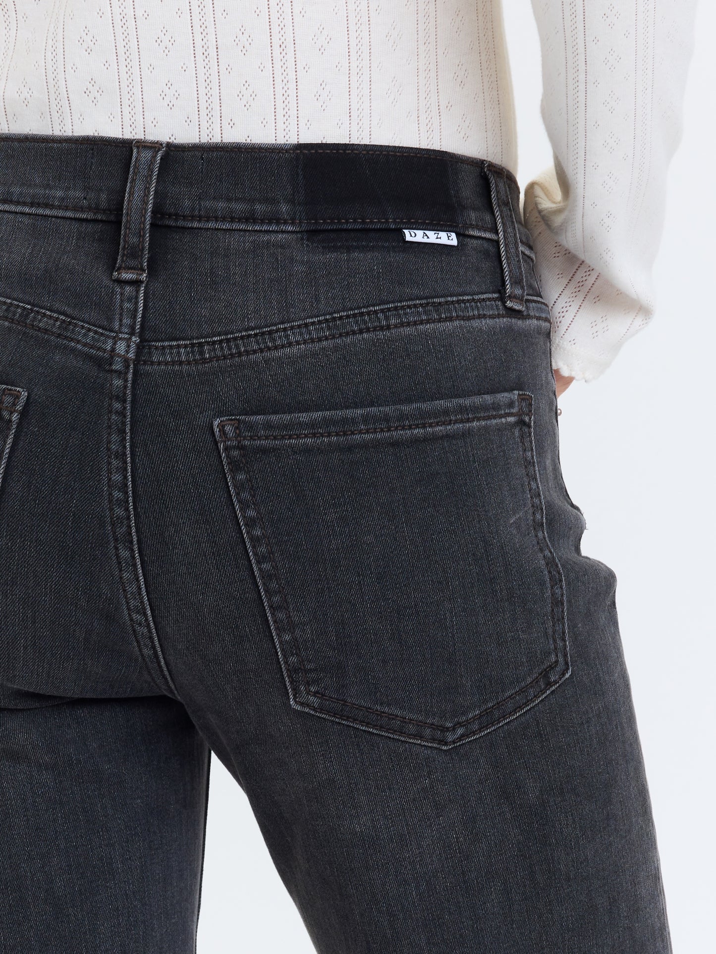 Rebel Mid Rise Slim Straight in Motion