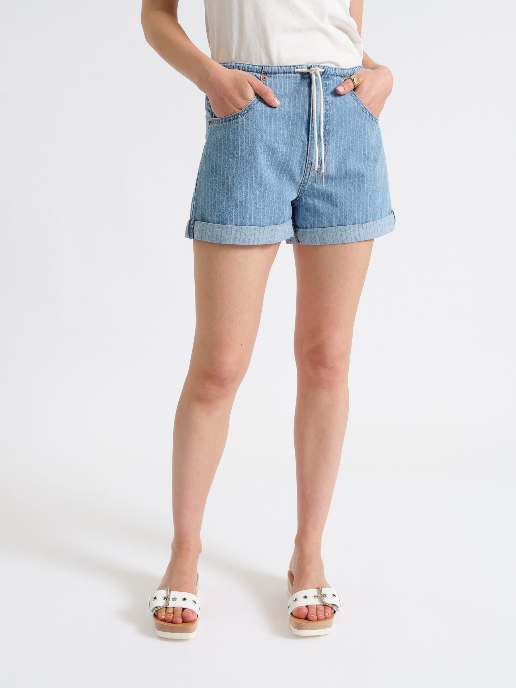 Maddie Mid Rise Short in Whimsy – Daze Denim