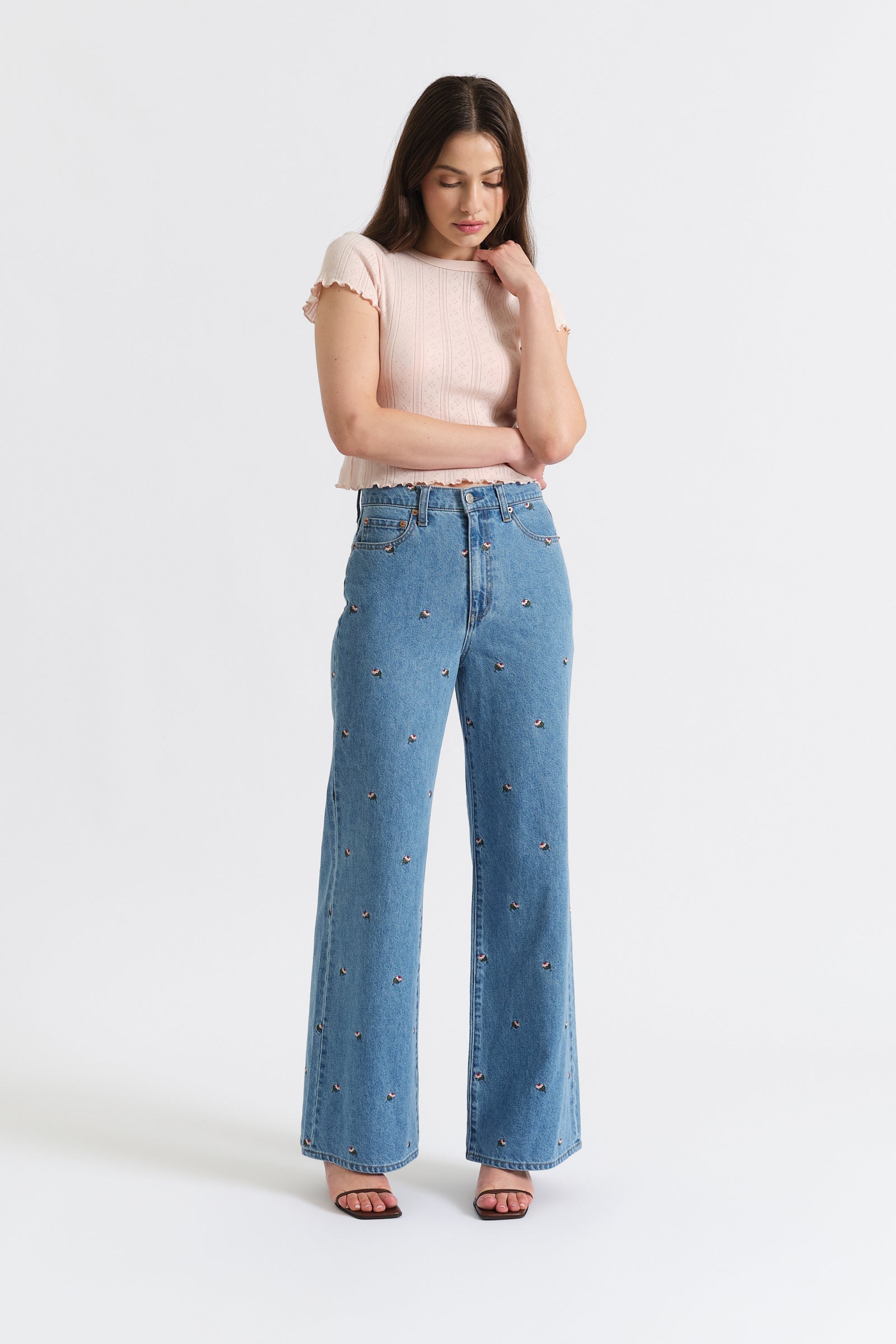 Celana jeans wanita berpinggang tinggi lebar leg dari merek DAZE