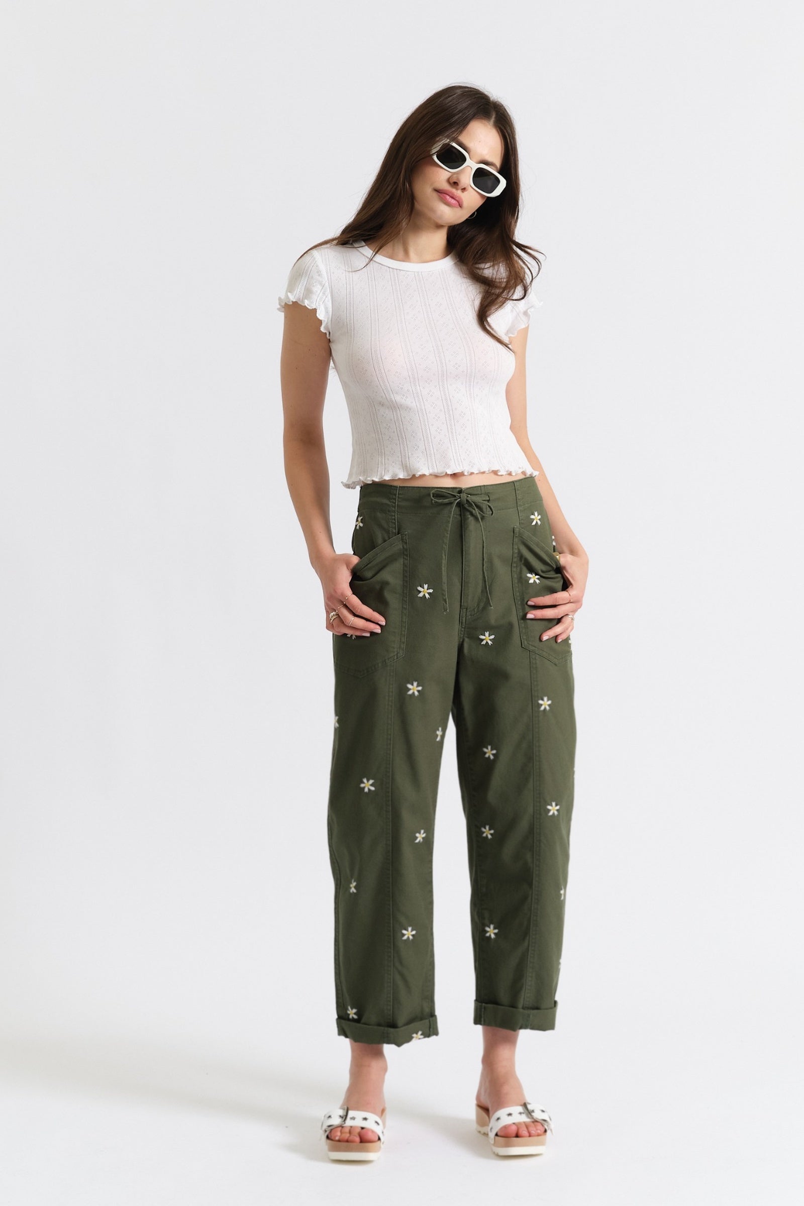Villa Drawstring Barrel Leg Pant in Bronze Green Daisy – Daze Denim