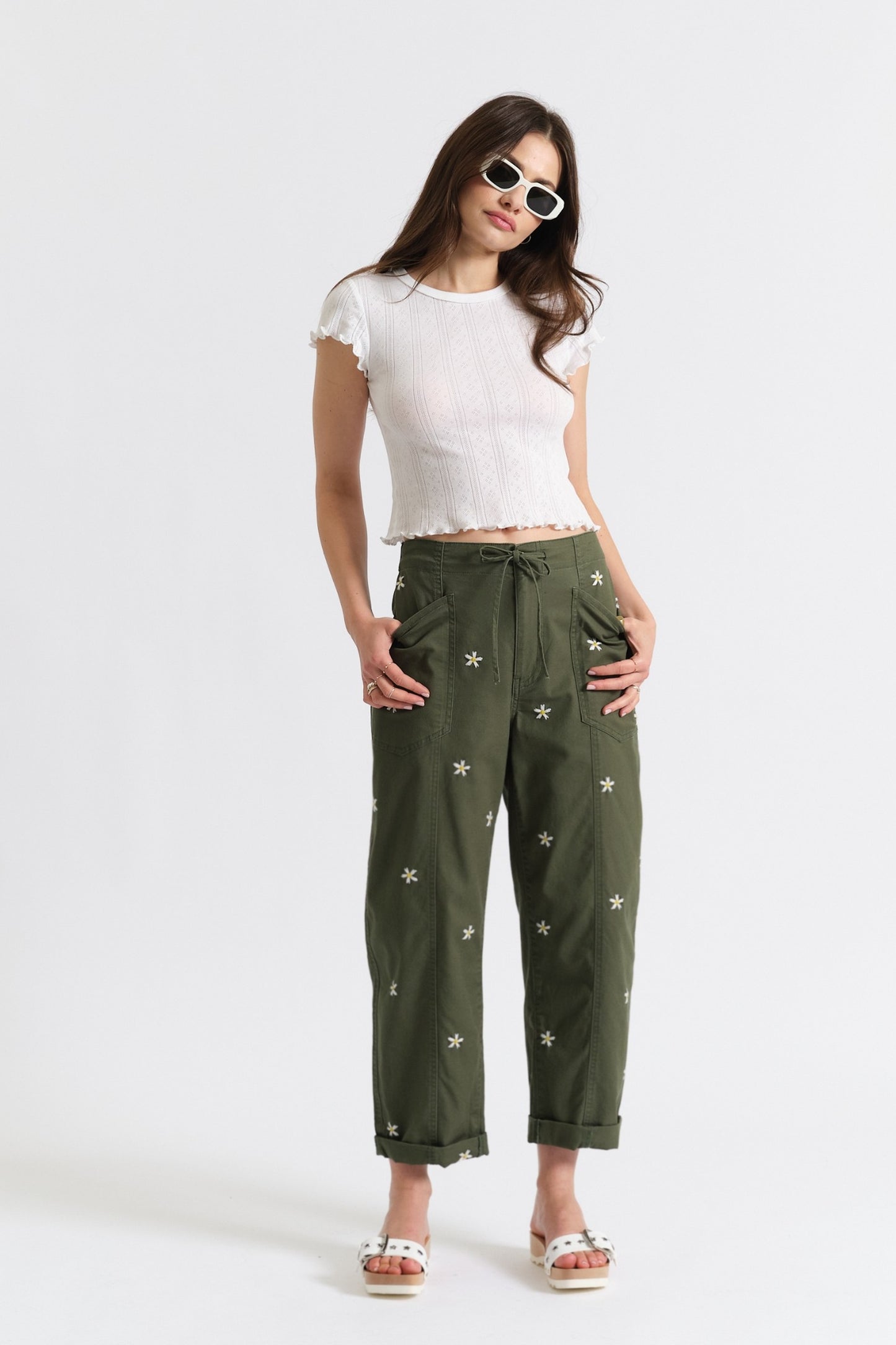 Villa Drawstring Barrel Leg Pant in Bronze Green Daisy