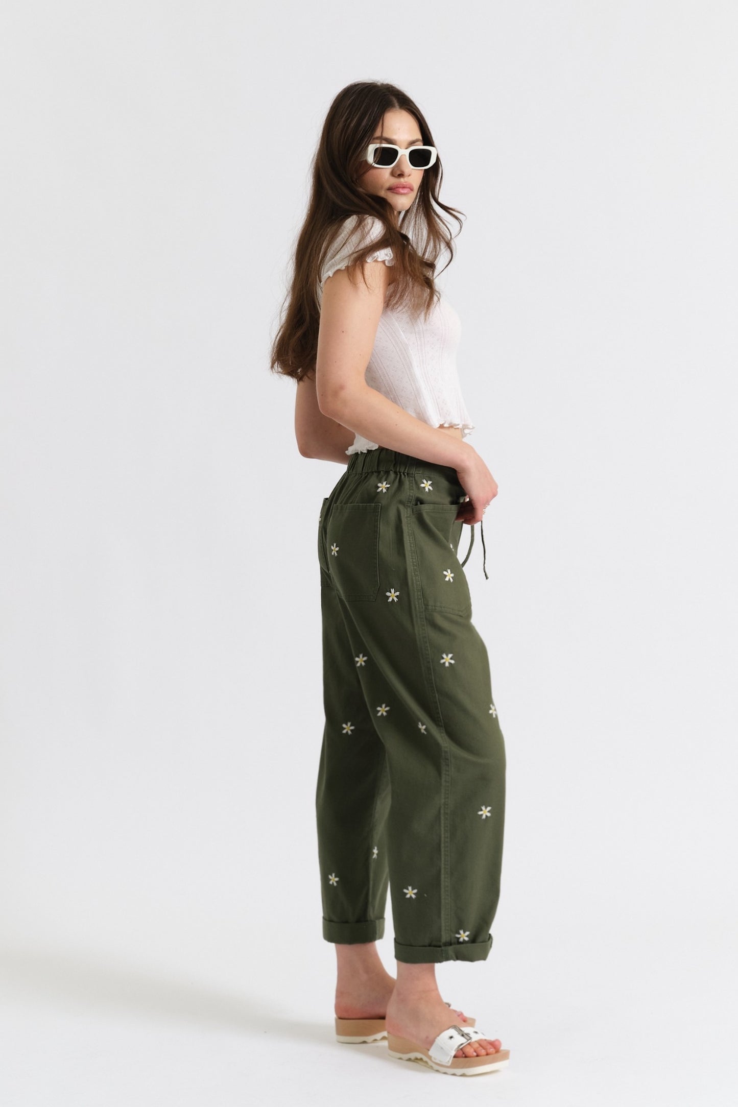 Villa Drawstring Barrel Leg Pant in Bronze Green Daisy