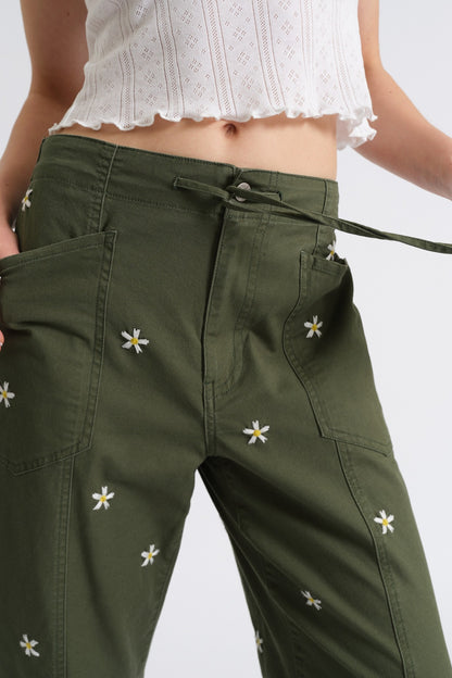 Villa Drawstring Barrel Leg Pant in Bronze Green Daisy