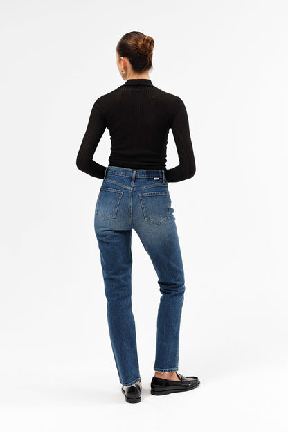 Smarty Pants High Rise Slim Straight in Passion
